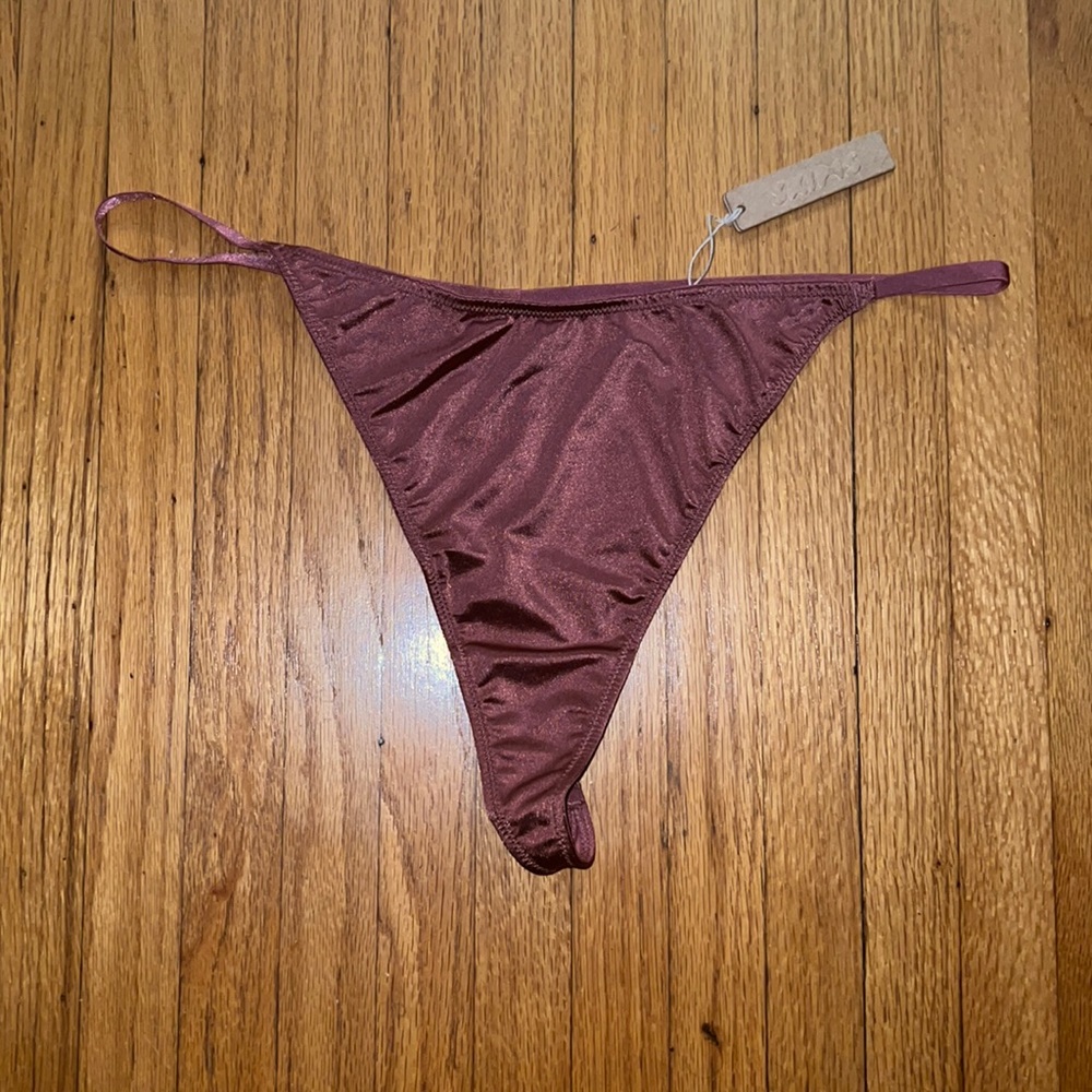 NEW 🍓SKIMS THONG